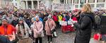 Als Vertreterin der Ev.-Luth. Kirche in Oldenburg betonte die Oldenburger Pfarrerin Anja Kramer in ihrer Rede auf der Kundgebung, sie stehe im Namen der oldenburgischen Kirche für eine solidarische, weltoffene und bunte Gesellschaft. Foto: ELKiO/D.-M. Grötzsch